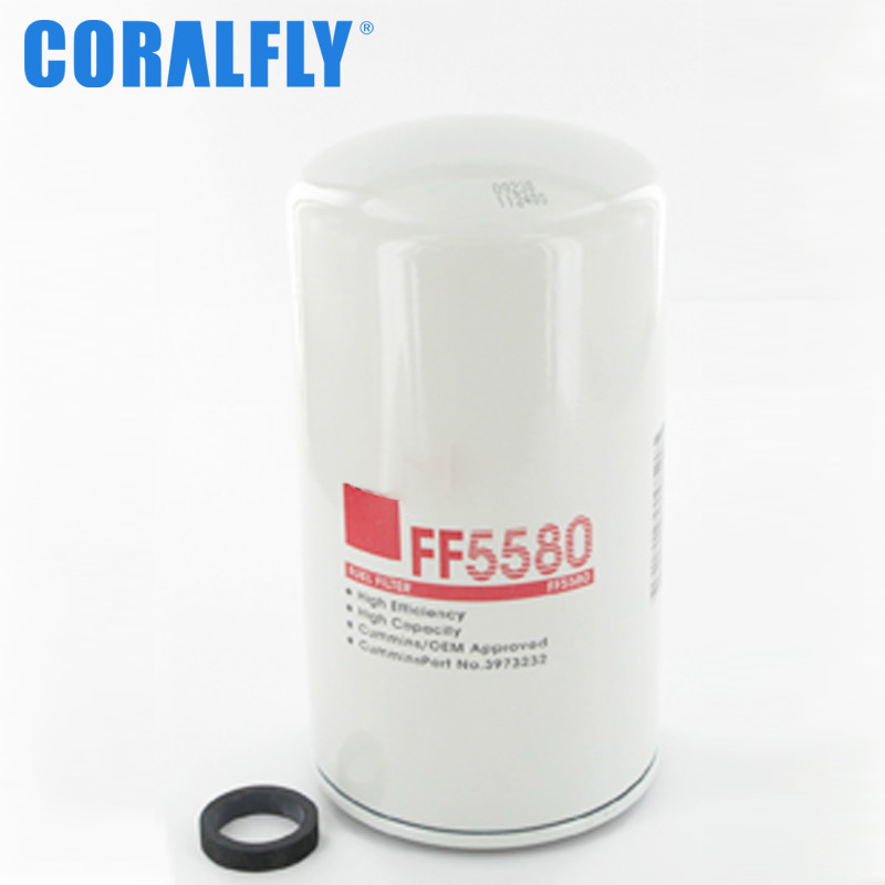 Pack of 3 P555776  Donaldson Fuel Filter Spin-on OE 2893612, FF5776